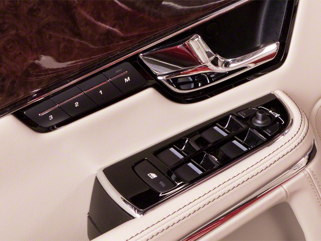 2013 Jaguar XJ Base