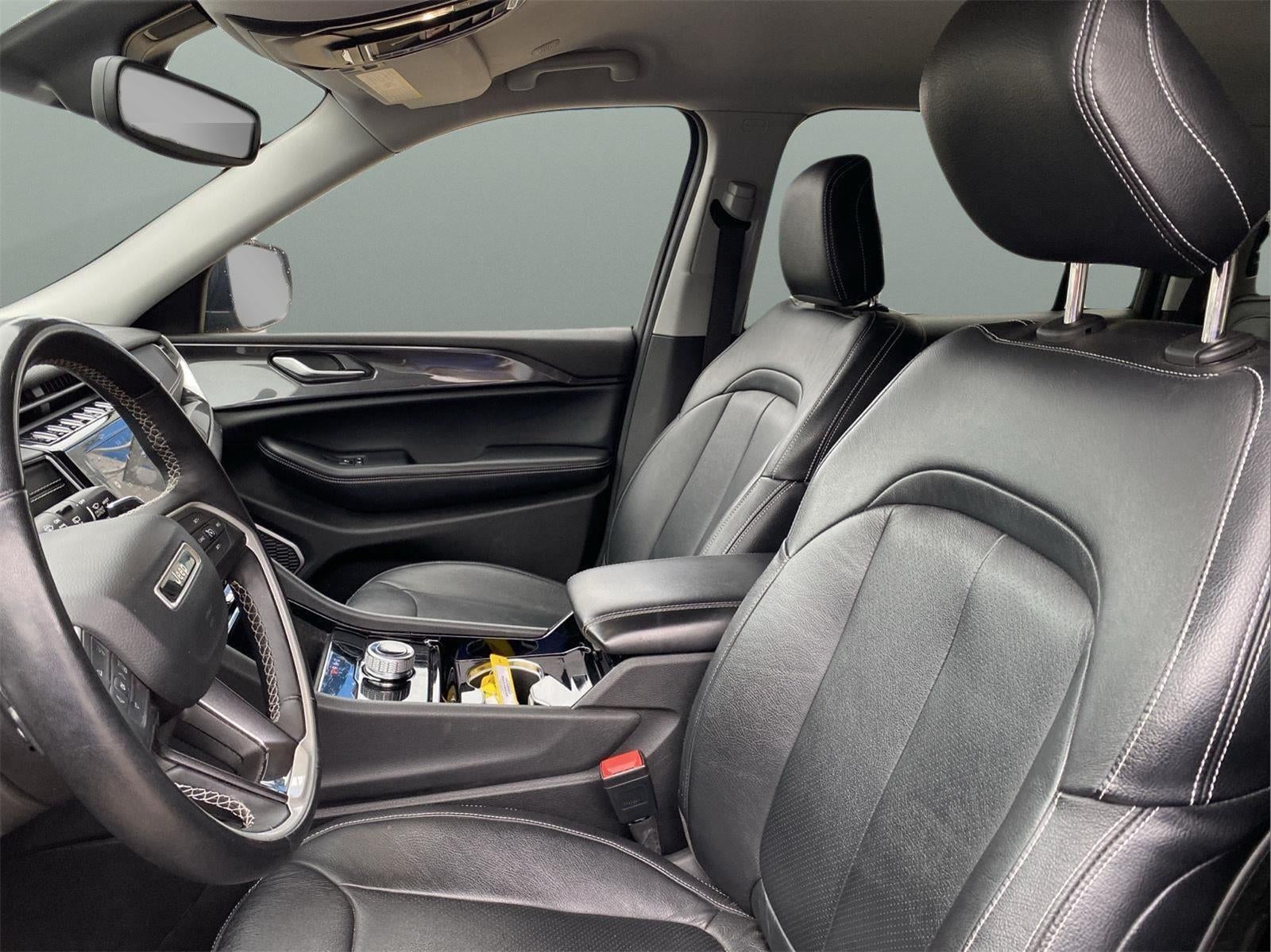 2022 Jeep Grand Cherokee L Laredo