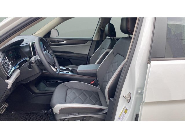 2024 Volkswagen Atlas 2.0T Peak Edition SEL