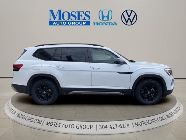 2024 Volkswagen Atlas 2.0T Peak Edition SEL