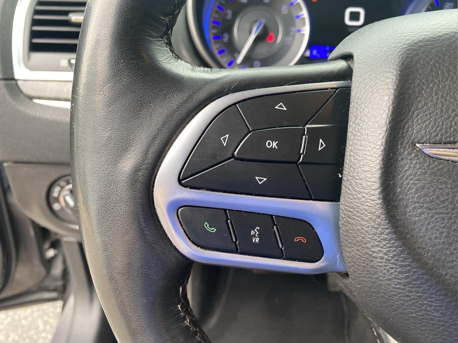 2021 Chrysler 300 Touring L
