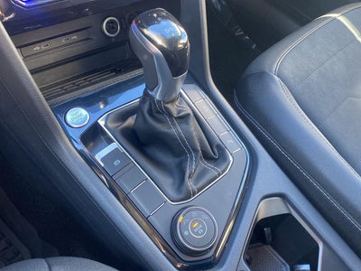 2025 Volkswagen Taos SE Black