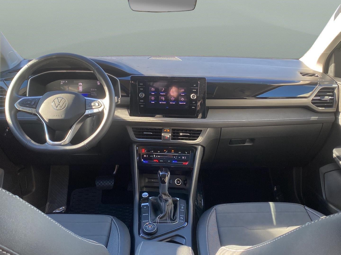 2025 Volkswagen Taos SE Black