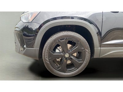 2025 Volkswagen Taos SE Black