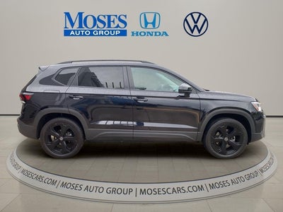 2025 Volkswagen Taos SE Black