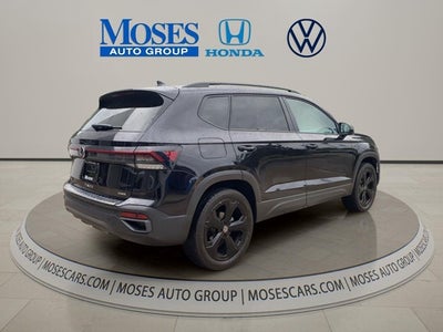 2025 Volkswagen Taos SE Black