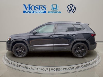 2025 Volkswagen Taos SE Black