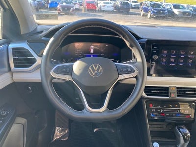 2025 Volkswagen Taos 1.5T SE