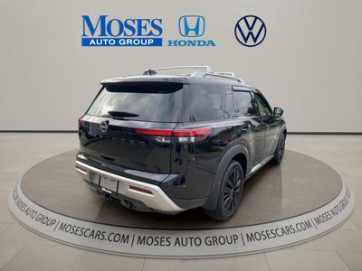2023 Nissan Pathfinder Platinum