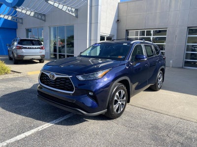 2025 Toyota Highlander XLE