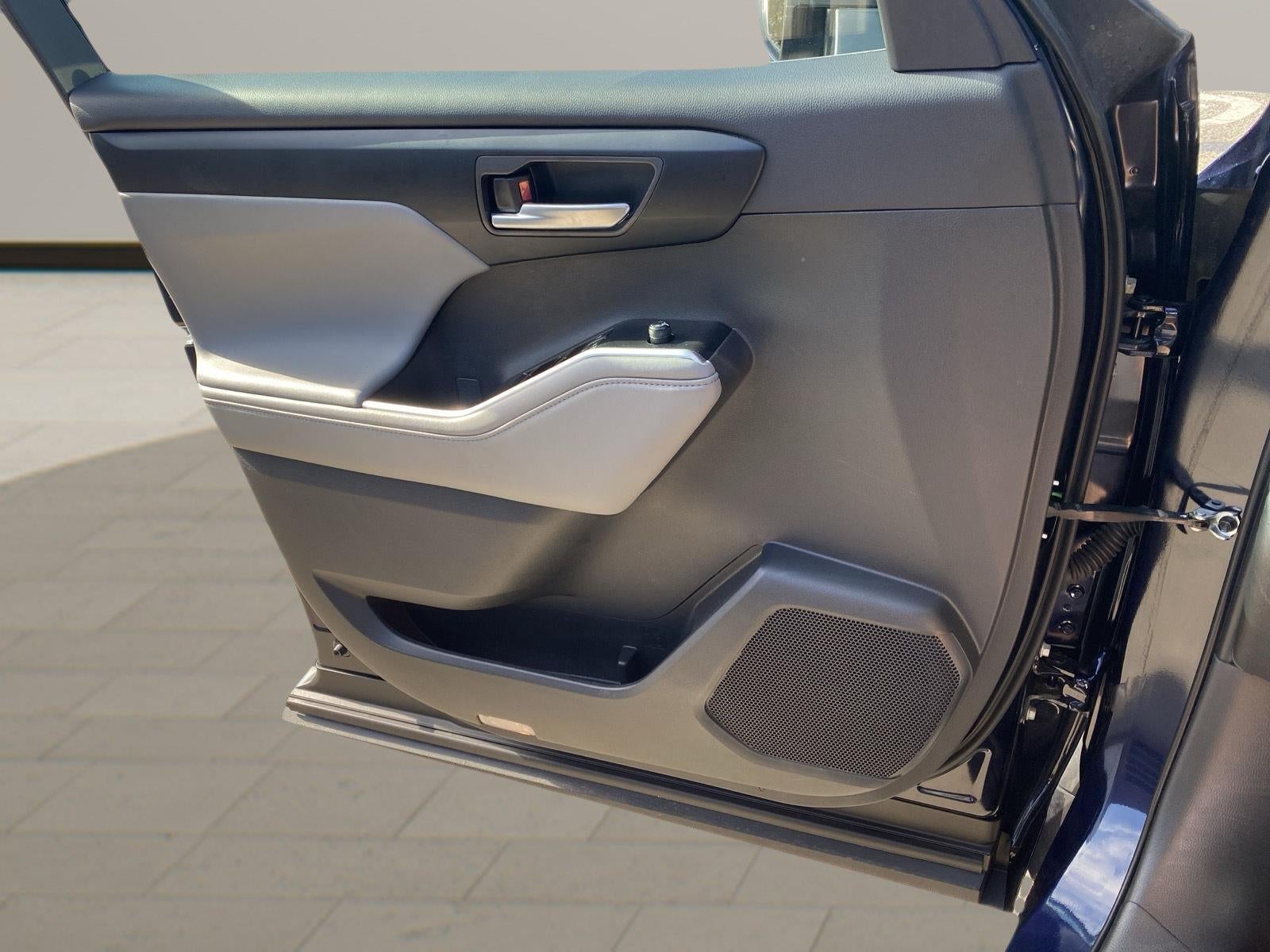 2025 Toyota Highlander XLE