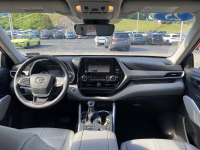 2025 Toyota Highlander XLE