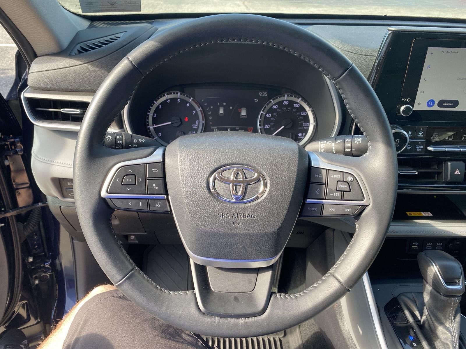2025 Toyota Highlander XLE