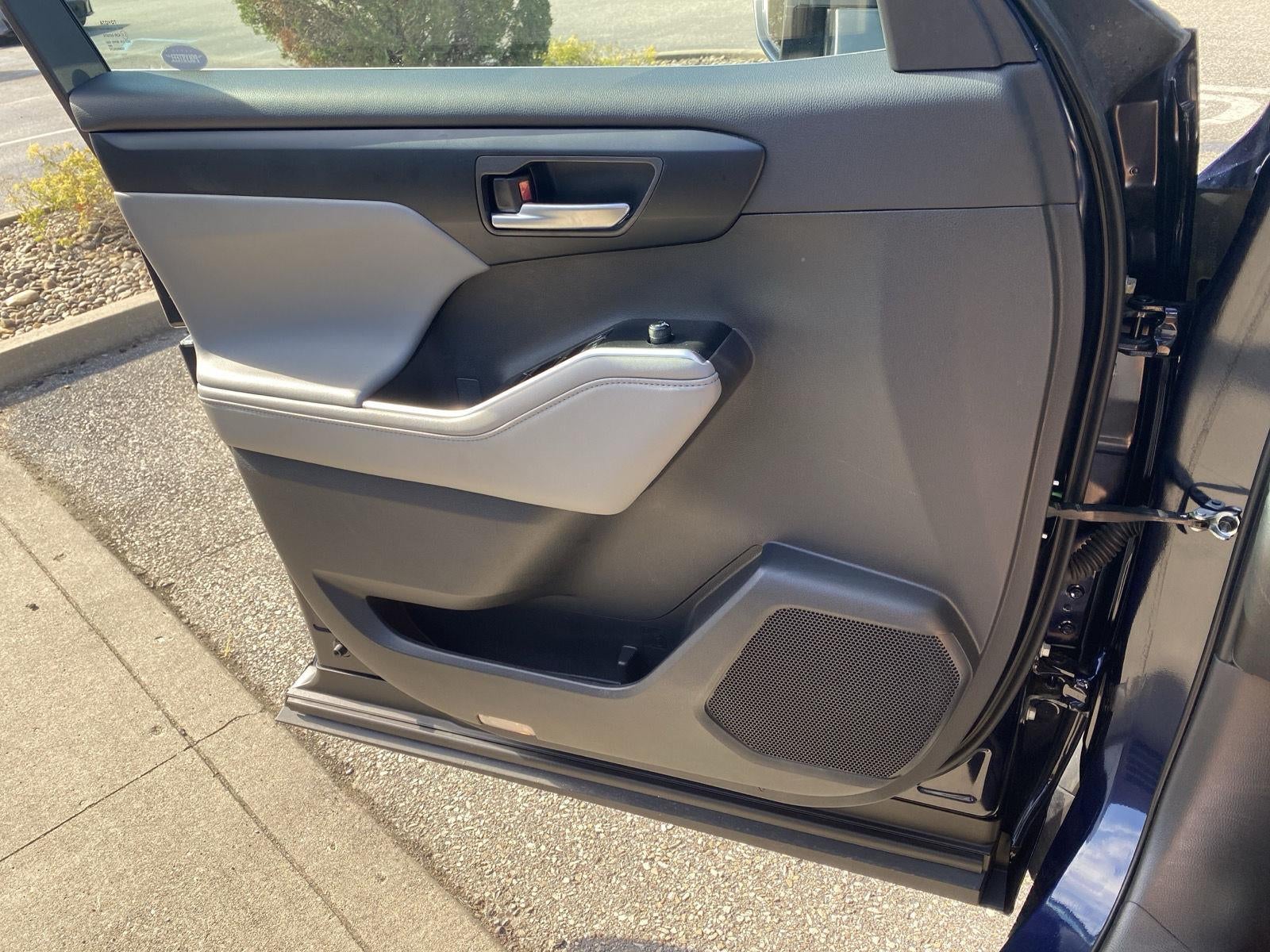 2025 Toyota Highlander XLE