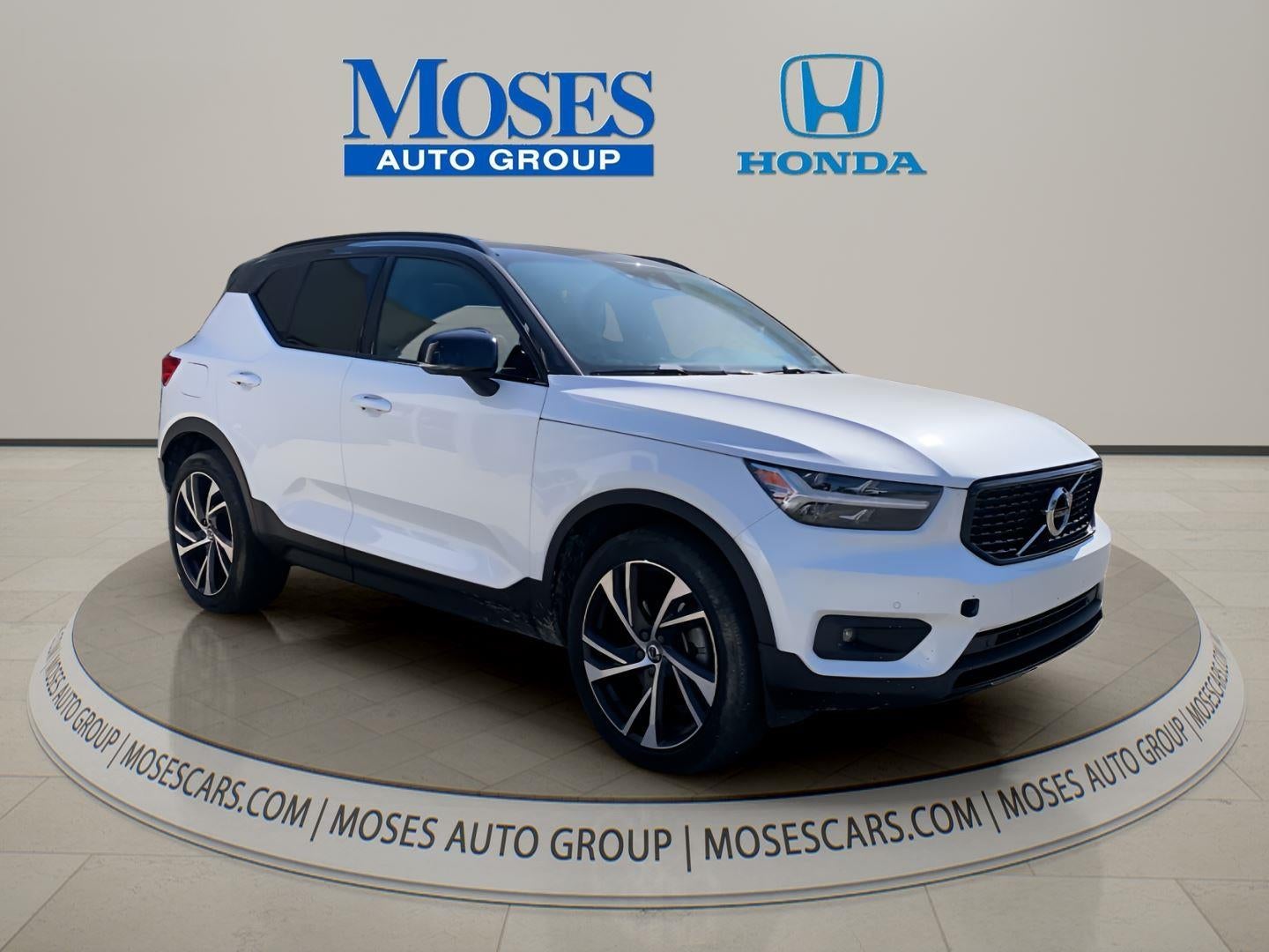 2020 Volvo XC40 R-Design