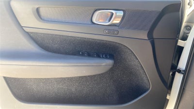 2020 Volvo XC40 R-Design