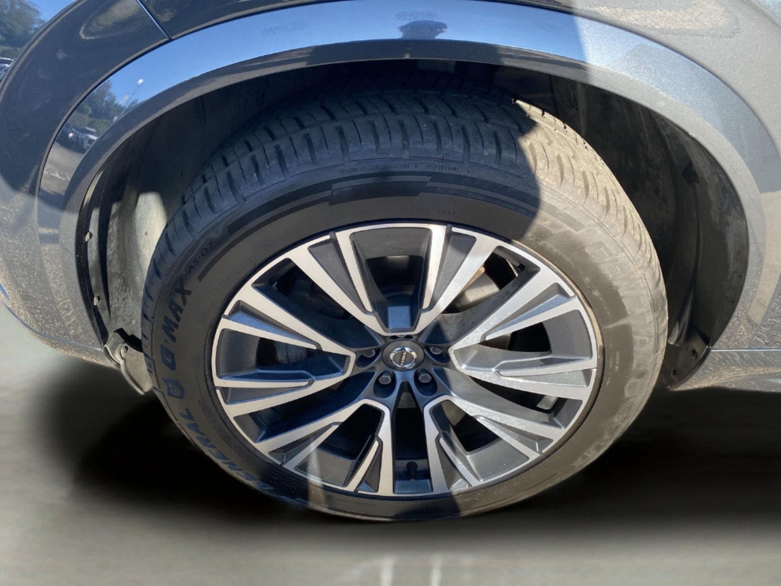 2022 Volvo XC90 Momentum